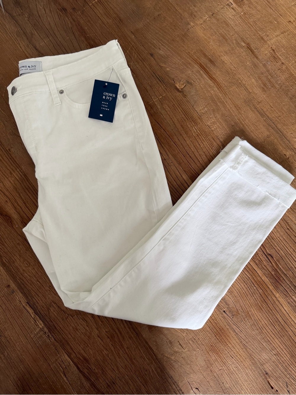 crown & ivy Women’s High Rise Skinny Rolled Crop Jeans White Size 8 NWT